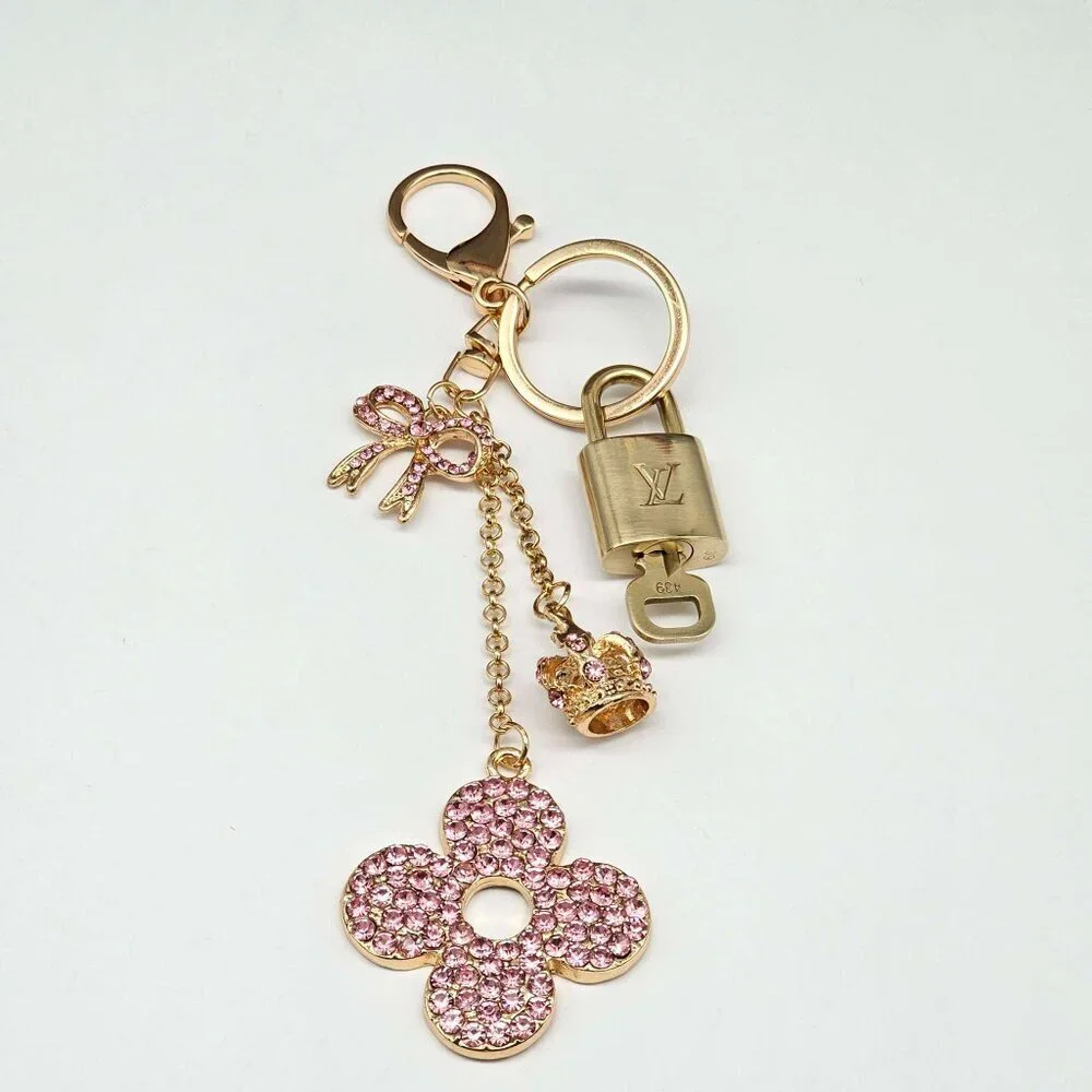 Louis Vuitton Authentic Gold Lock 🔒 Unbranded Flower Keychain Charm for Bags